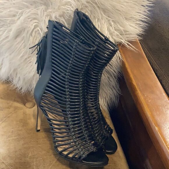 COPY - BCBGMaxAzria Black Leather Gladiator heels - Picture 5 of 7